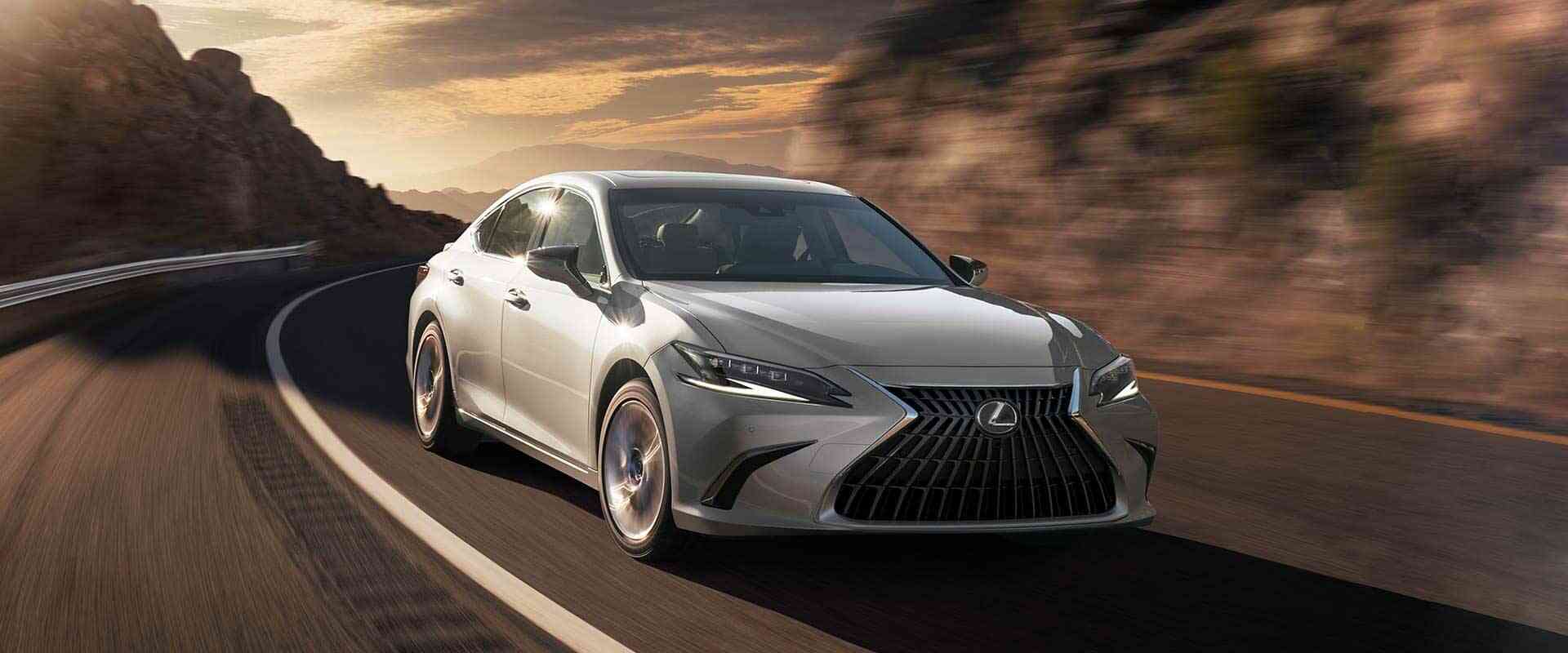 Vận hành Lexus ES300h