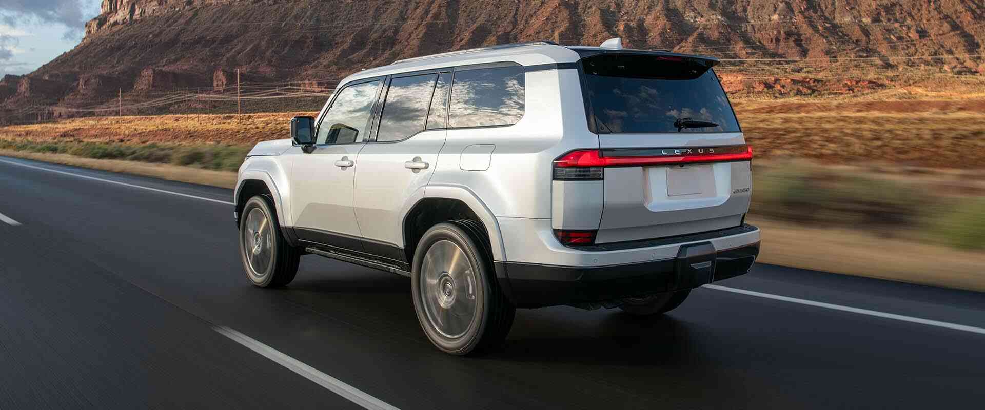 Đuôi xe Lexux GX550