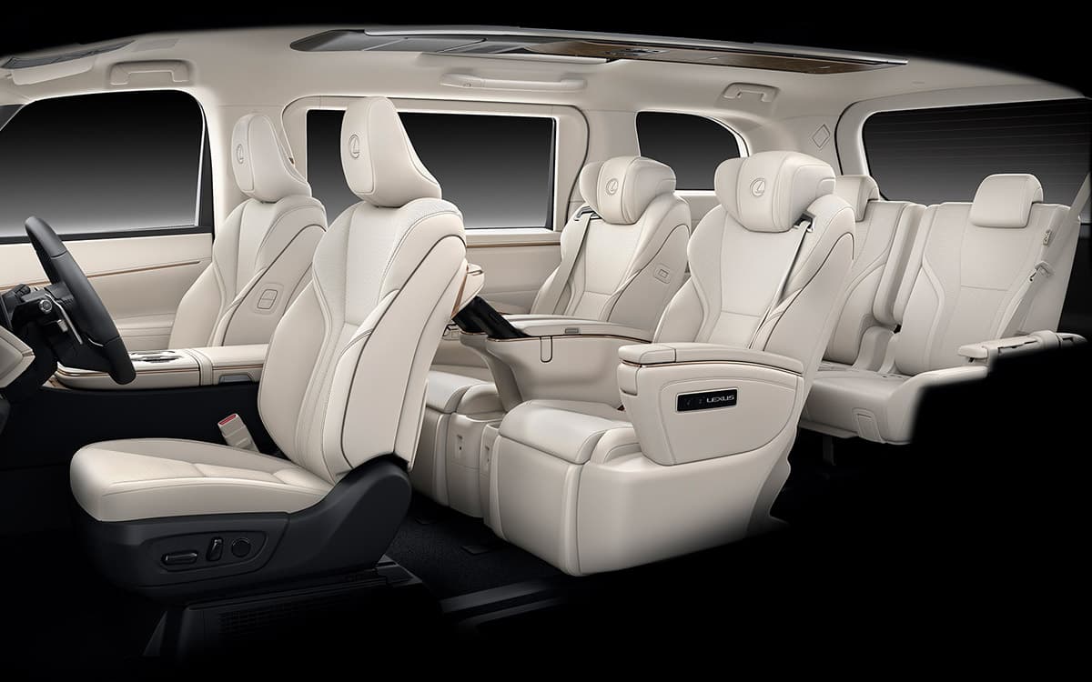 Khoang xe Lexus LM