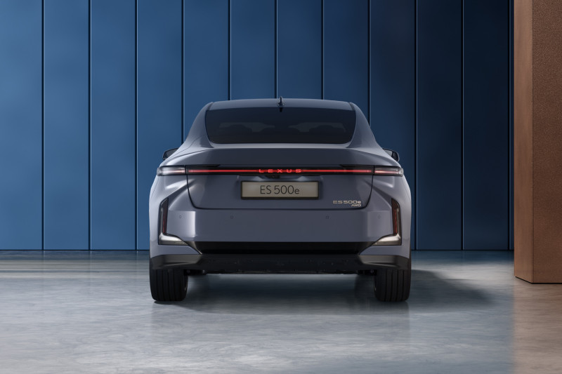 Đuôi xe Lexus ES500e