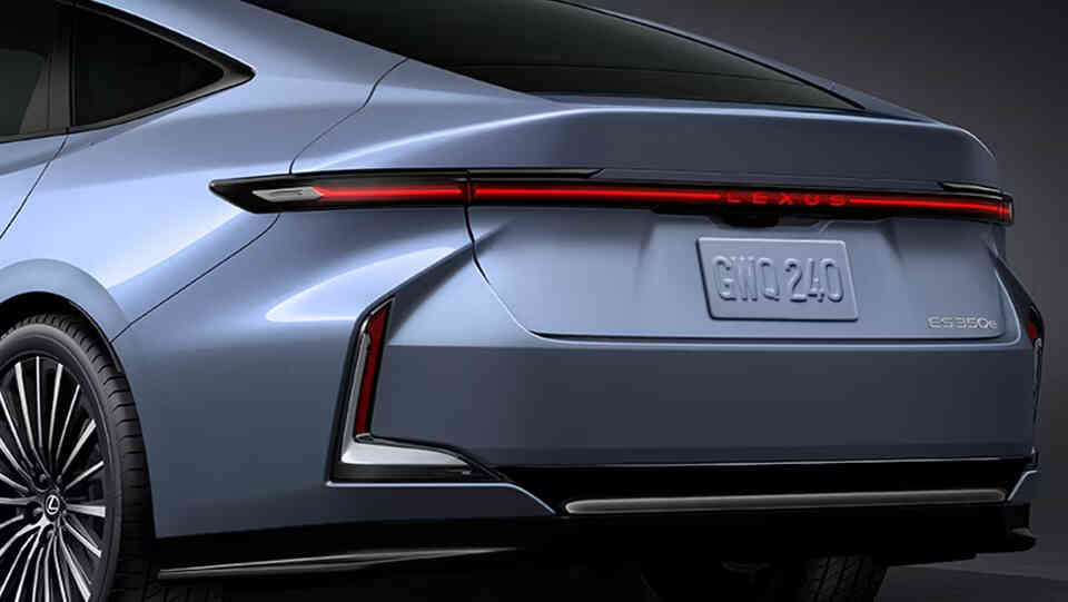 Đuôi xe Lexus ES350h Premium