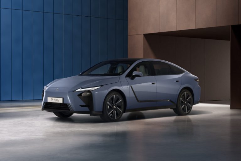 Lexus ES350h màu xanh