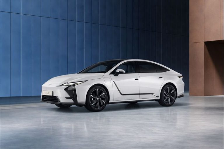 Lexus ES500e Màu Trắng