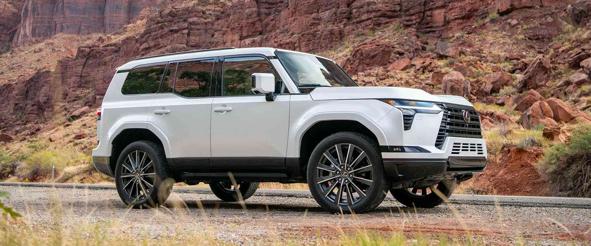 Lexus GX550 giá lăn bánh